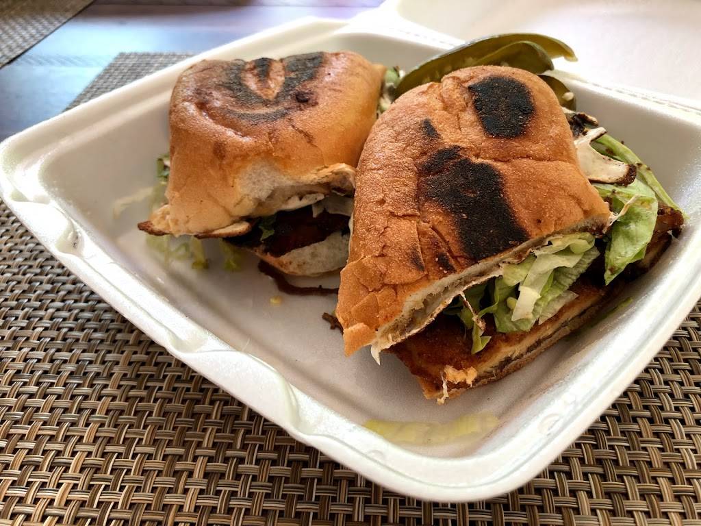 El Charrito Take out | restaurant | 7 Apache Pl, Riverside, CT 06878, USA | 2039900200 OR +1 203-990-0200