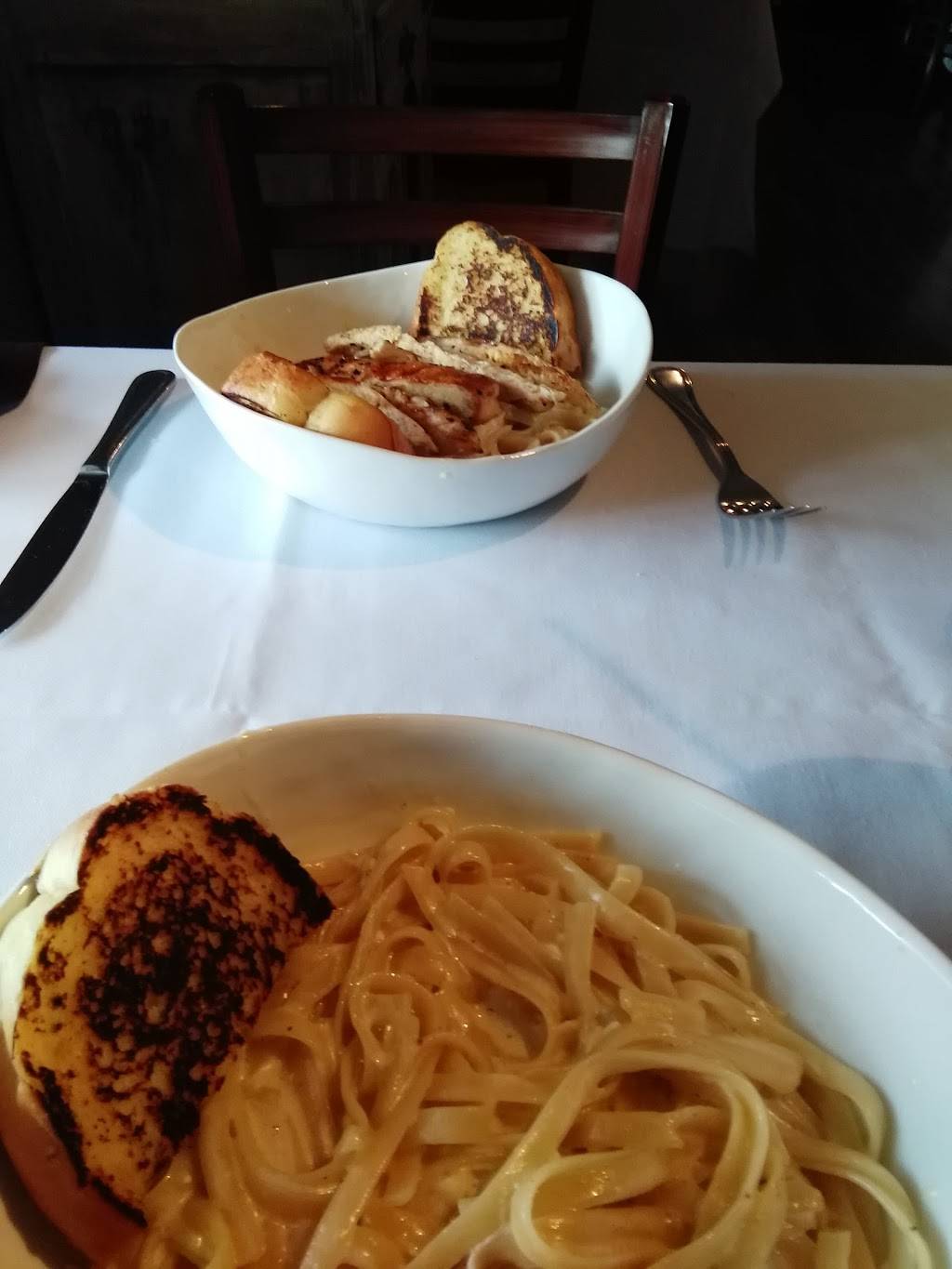 The W Restaurant & Lounge | restaurant | 7230 IL-152, Du Quoin, IL 62832, USA | 6185422424 OR +1 618-542-2424