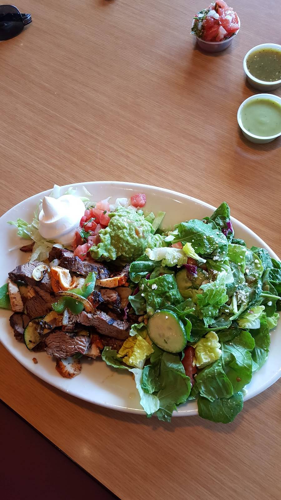 Sharkys Woodfired Mexican Grill | restaurant | Creekside Village Shopping Center, 26527 Agoura Rd, Calabasas, CA 91302, USA | 8188800885 OR +1 818-880-0885