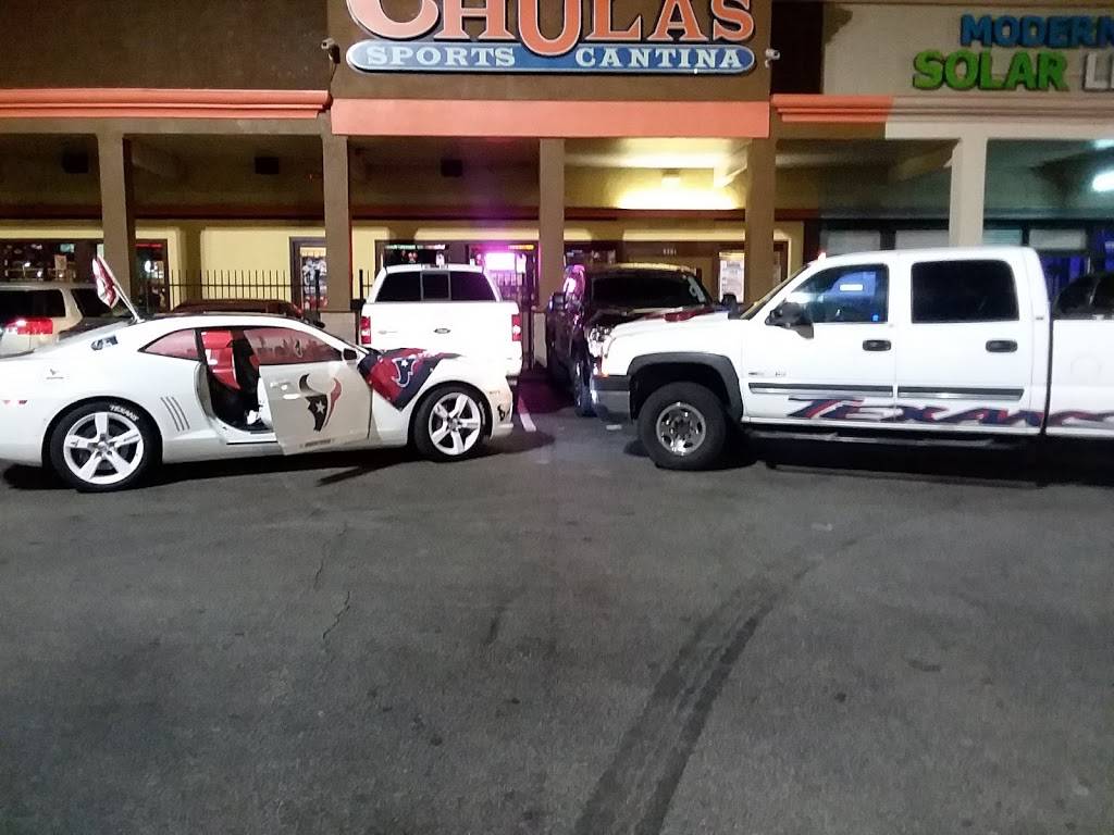 Chulas Sports Cantina | restaurant | 9501 Southwest Fwy, Houston, TX 77074, USA | 7137773400 OR +1 713-777-3400