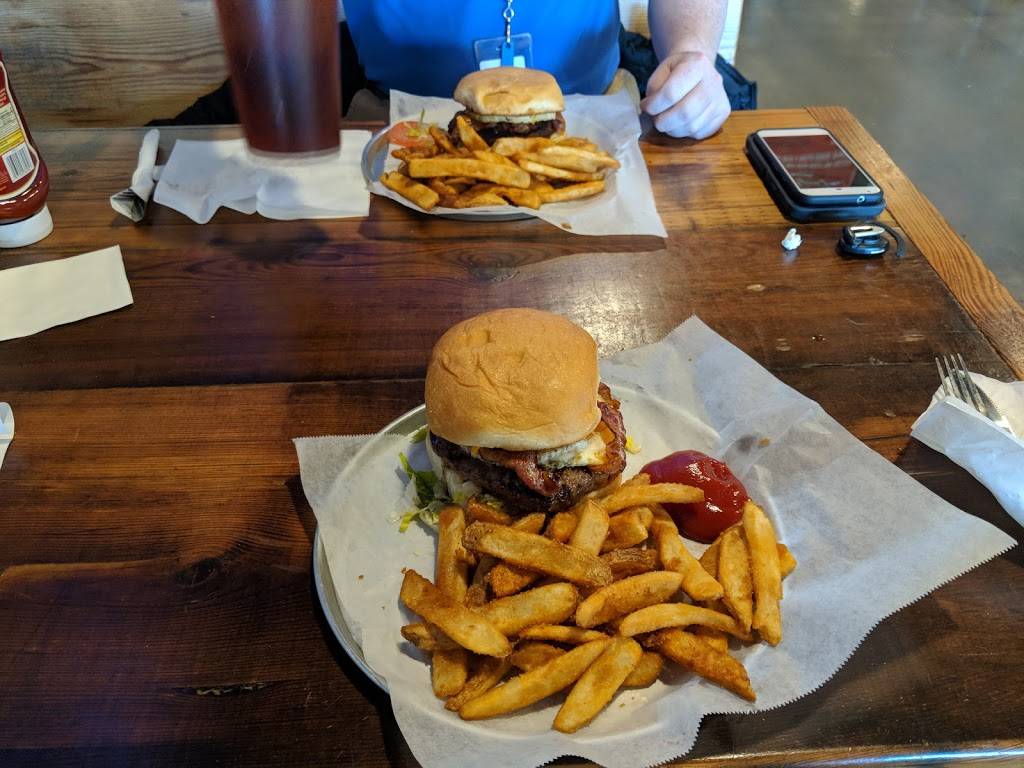 Mugshots Grill & Bar | restaurant | 204 N 40th Ave, Hattiesburg, MS 39402, USA | 6012712299 OR +1 601-271-2299