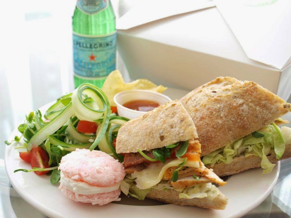 Apple Spice Junction | meal takeaway | 3249 Old Winter Garden Rd, Orlando, FL 32805, USA | 4072985838 OR +1 407-298-5838