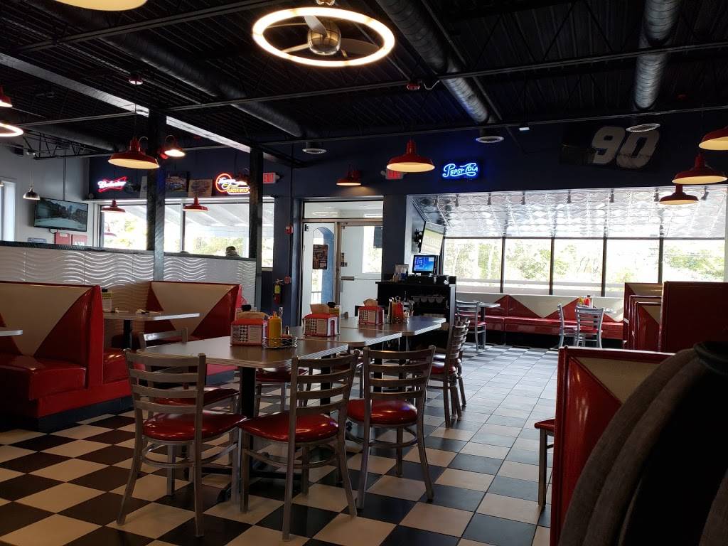 KCs Classic Burger Bar - Seekonk | restaurant | 1379 Fall River Ave, Seekonk, MA 02771, USA | 5085571723 OR +1 508-557-1723