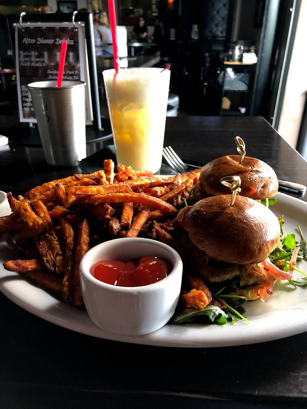 Black Knight | restaurant | 1870 Harbor Blvd, Costa Mesa, CA 92627, USA | 9496462401 OR +1 949-646-2401