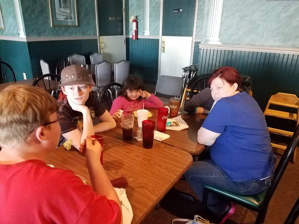 Famous Pizza & Restaurant | restaurant | 1417 Pearman Dairy Rd, Anderson, SC 29625, USA | 8642265353 OR +1 864-226-5353