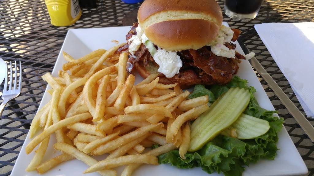 The Lucky Turtle Grill | restaurant | 622 E Dupont Rd, Fort Wayne, IN 46825, USA | 2604905765 OR +1 260-490-5765