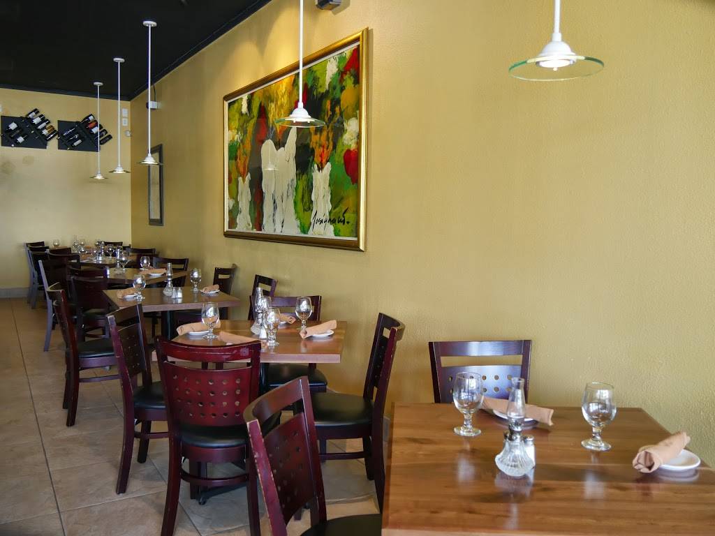 Pinos Italian Dining | restaurant | 3800 S Tamiami Trail #9-10, Sarasota, FL 34239, USA | 9413661440 OR +1 941-366-1440