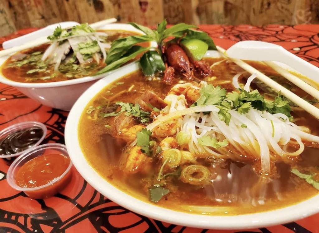 LA Crawfish - City Base Commons | restaurant | 2410 SE Military Dr, San Antonio, TX 78223, USA | 2104559444 OR +1 210-455-9444