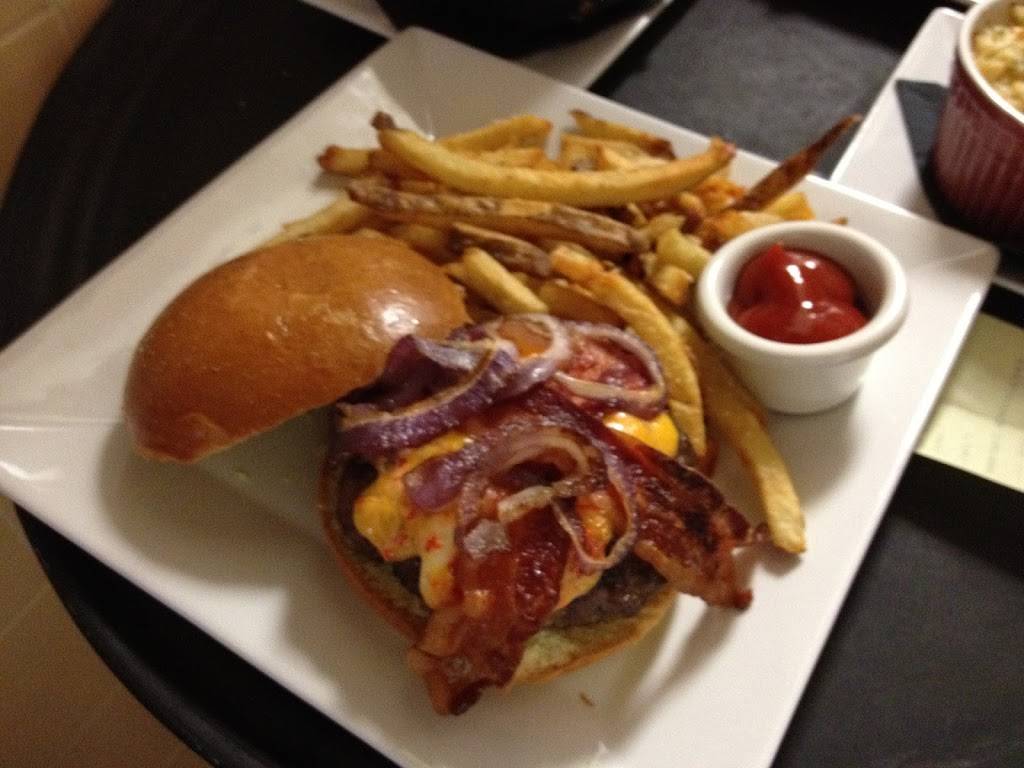 Peak City Grill & Bar | restaurant | 126 N Salem St, Apex, NC 27502, USA | 9193038001 OR +1 919-303-8001