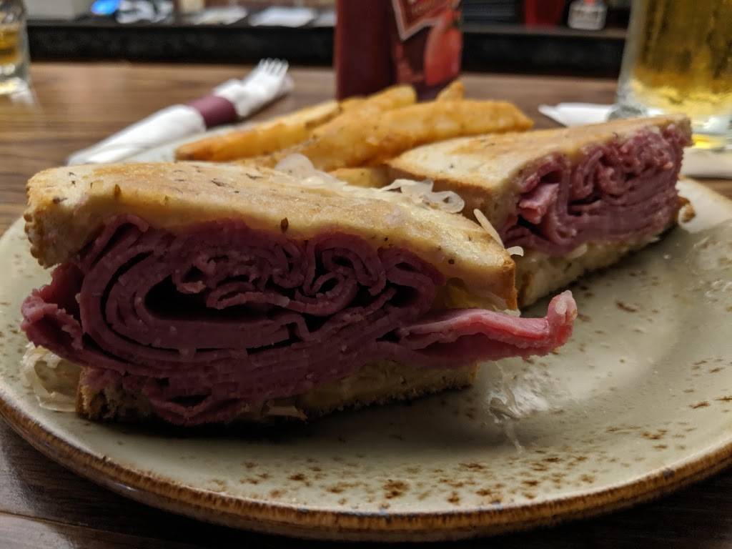 Great Lakes Grill | restaurant | 817 E State St, Cheboygan, MI 49721, USA | 2316278161 OR +1 231-627-8161