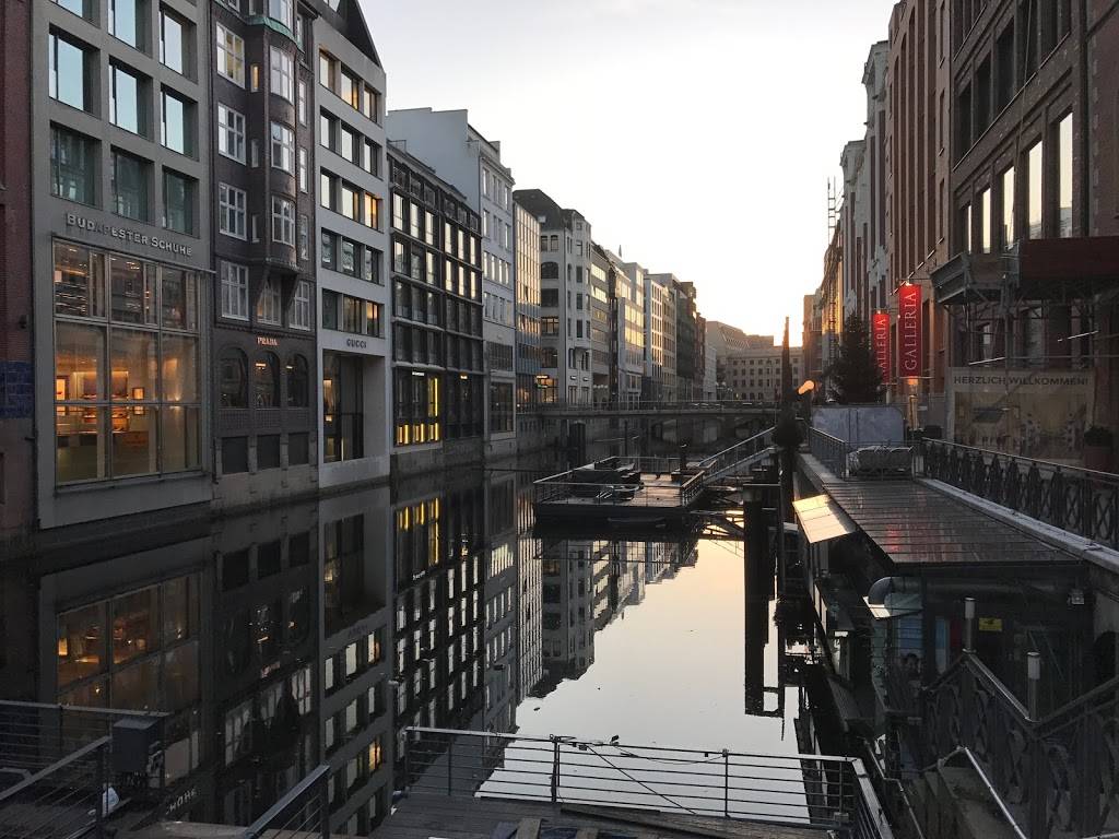 Starbucks | cafe | 776 Bethlehem Pike, North Wales, PA 19454, USA | 2156311781 OR +1 215-631-1781