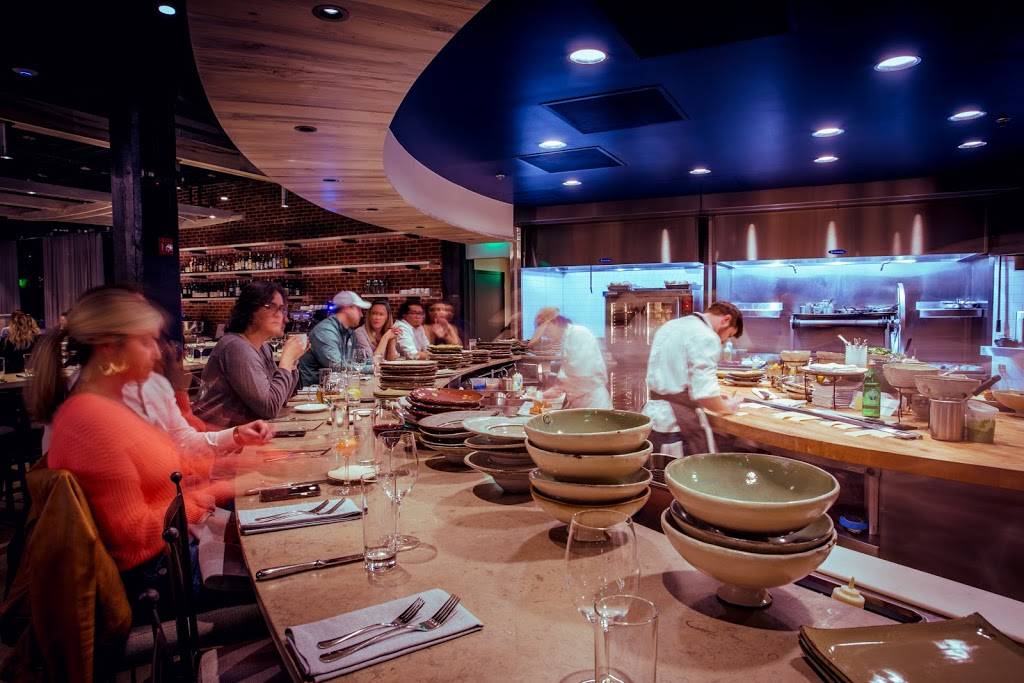 Hot and Hot Fish Club | restaurant | 2901 2nd Ave S Suite 110, Birmingham, AL 35233, USA | 2059335474 OR +1 205-933-5474