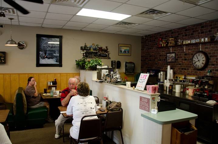 Breakfast Station | restaurant | 9141 Little Rd, New Port Richey, FL 34654, United States | 7278613814 OR +1 727-861-3814