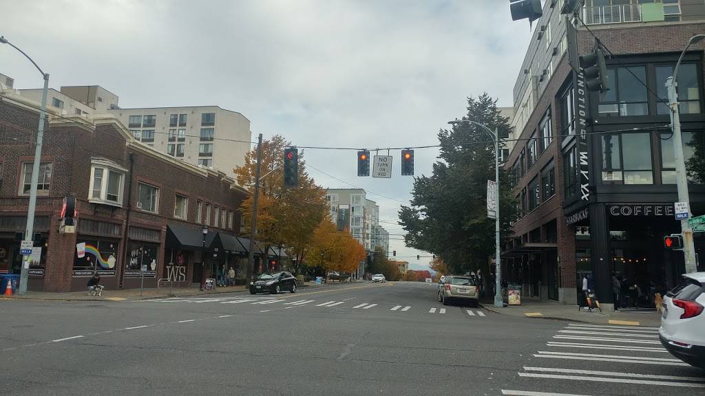 Starbucks | cafe | 4233 SW Alaska St, Seattle, WA 98116, USA | 2066593373 OR +1 206-659-3373