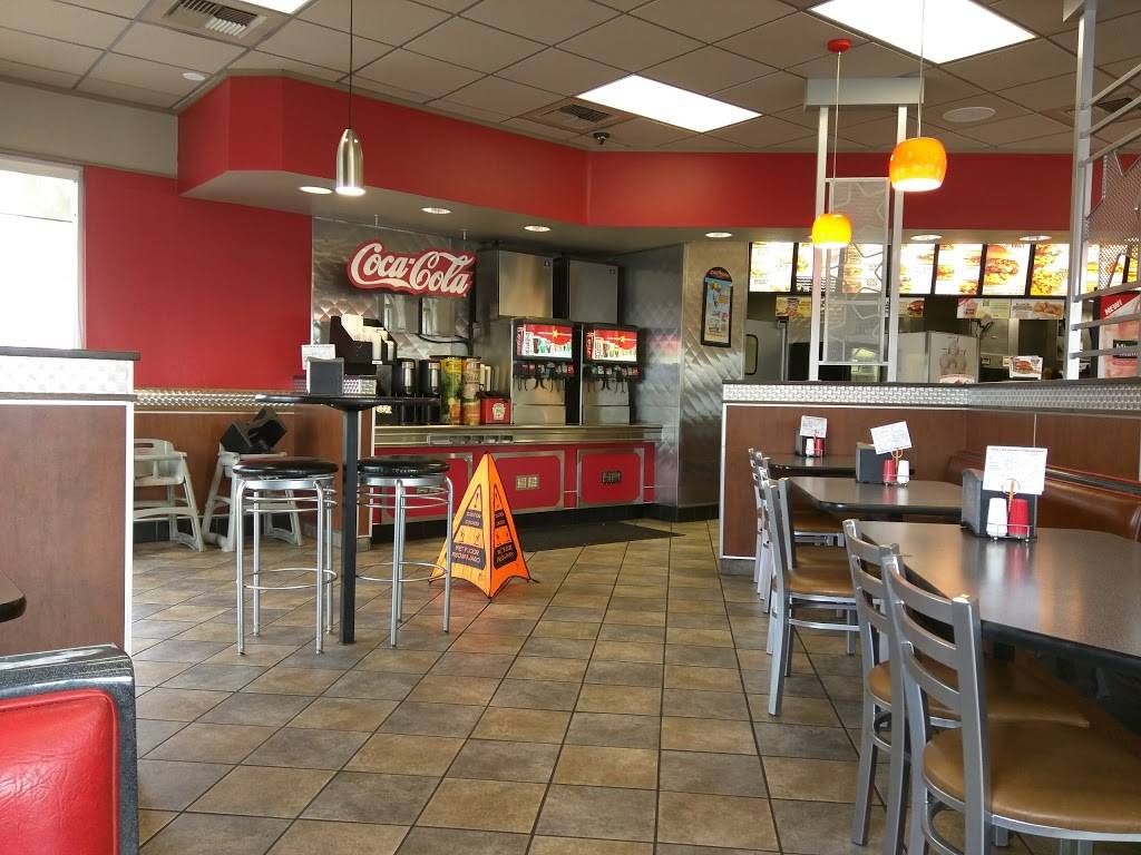 Carls Jr./Green Burrito | restaurant | 8271 Warner Ave, Huntington Beach, CA 92647, USA | 7148481206 OR +1 714-848-1206