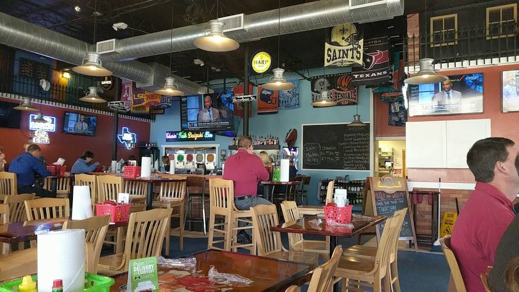 Chasin Tails | restaurant | 2402 Bay Area Blvd, Houston, TX 77058, USA | 2814803000 OR +1 281-480-3000