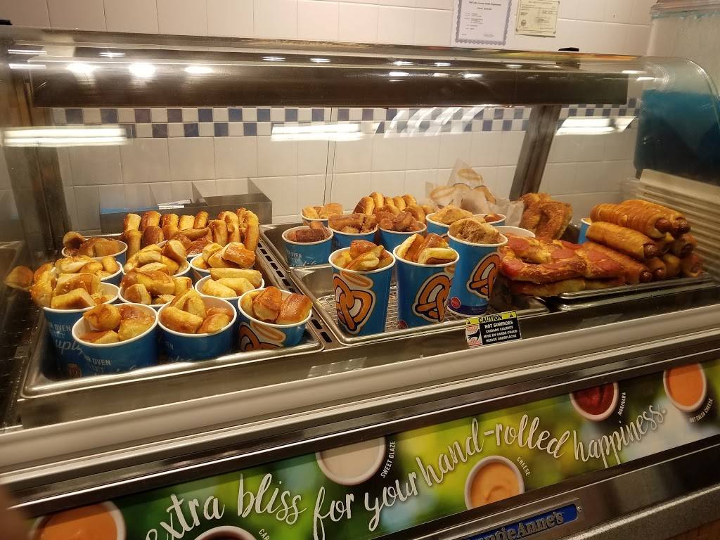 Auntie Annes | bakery | 776 North, Terminal 1, Salt Lake City, UT 84116, USA | 8015753445 OR +1 801-575-3445