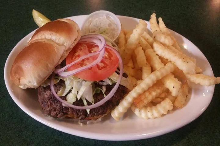 Mateys Irish Pub | night club | 419 N Grant St, Crown Point, IN 46307, USA | 2196638155 OR +1 219-663-8155