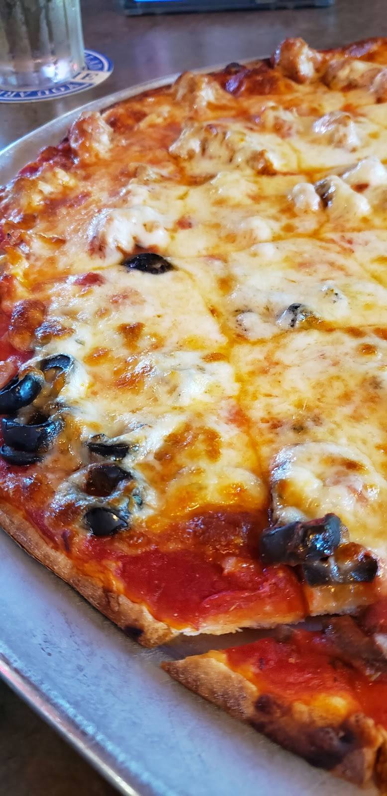 Carbones Pizzeria | restaurant | 55 Wentworth Ave E, West St Paul, MN 55118, USA | 6514578383 OR +1 651-457-8383