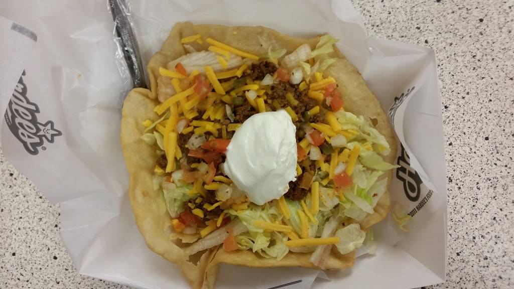 Hardees | restaurant | 1617 N Belt W, Belleville, IL 62226, USA | 6182355551 OR +1 618-235-5551