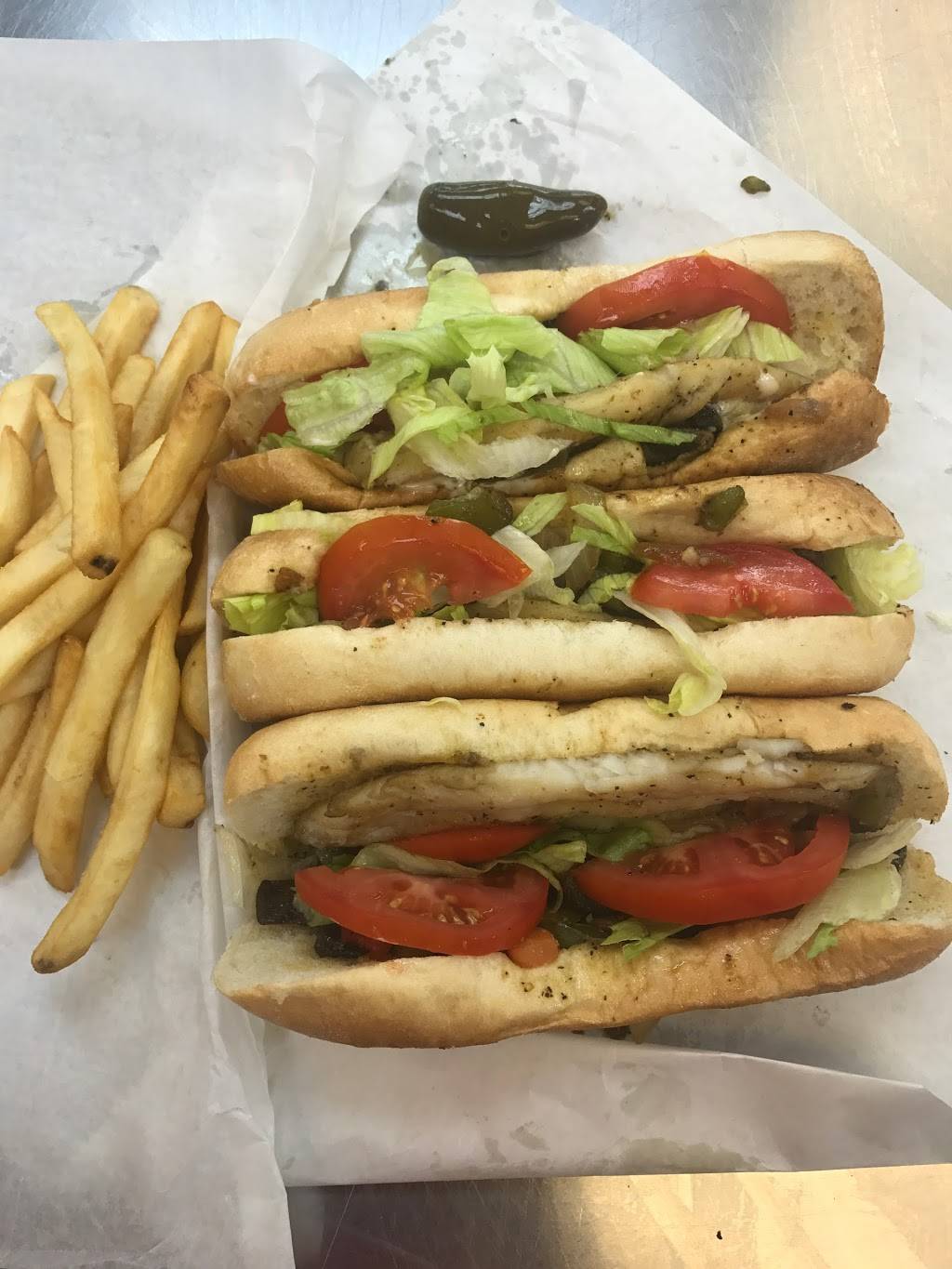 J & J Fish | restaurant | 12648 S Paulina St, Calumet Park, IL 60827, USA | 7083714511 OR +1 708-371-4511