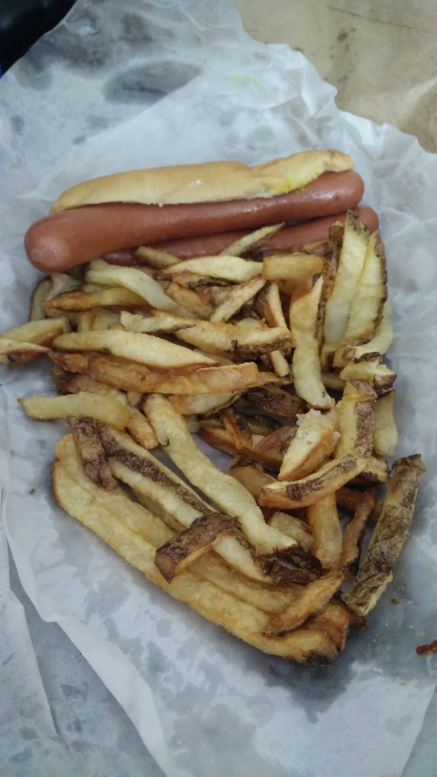 35th Street Red Hots | restaurant | 500 W 35th St, Chicago, IL 60616, USA | 7736249866 OR +1 773-624-9866