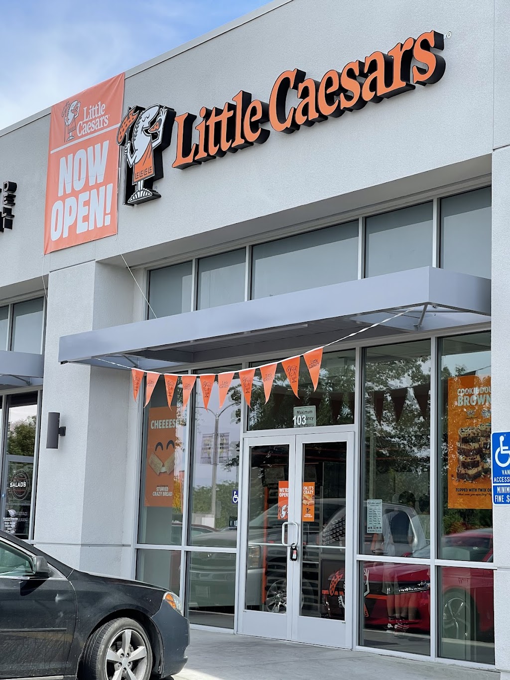 Little Caesars Pizza | restaurant | 827 Akers St Ste 103, Visalia, CA 93277, USA | 5597542694 OR +1 559-754-2694