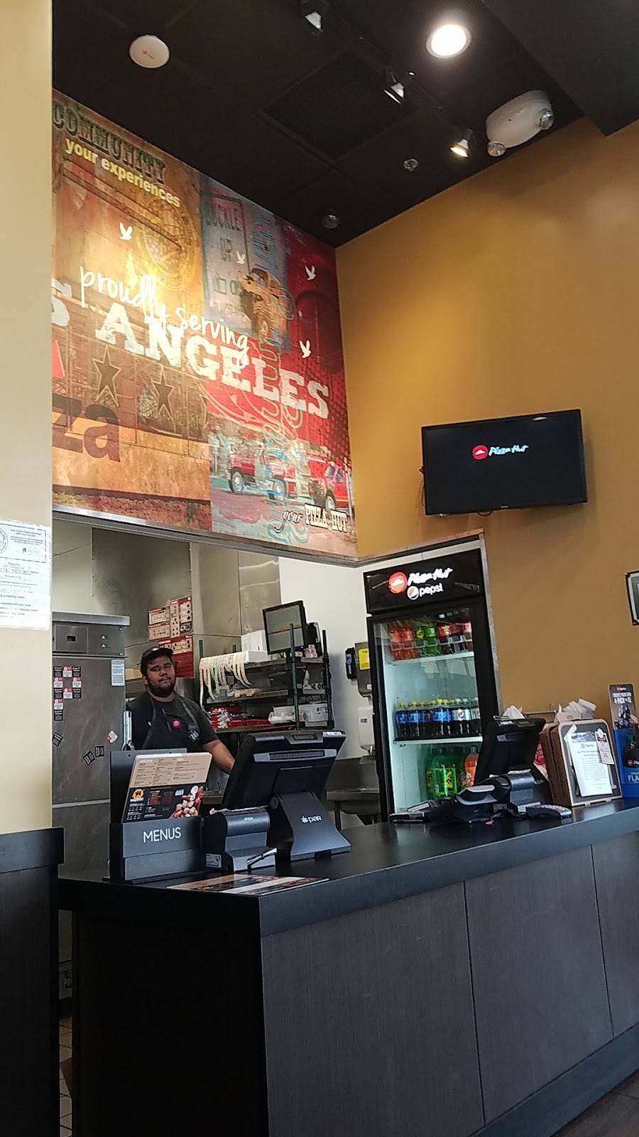 Pizza Hut | restaurant | 2405 S Vermont Ave, Los Angeles, CA 90007, USA | 2137462900 OR +1 213-746-2900