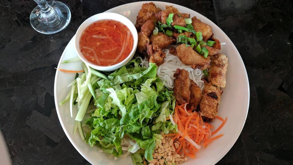 Seaside Pho & Grill | restaurant | 1005 Rosecrans St #101, San Diego, CA 92106, USA | 6194879844 OR +1 619-487-9844