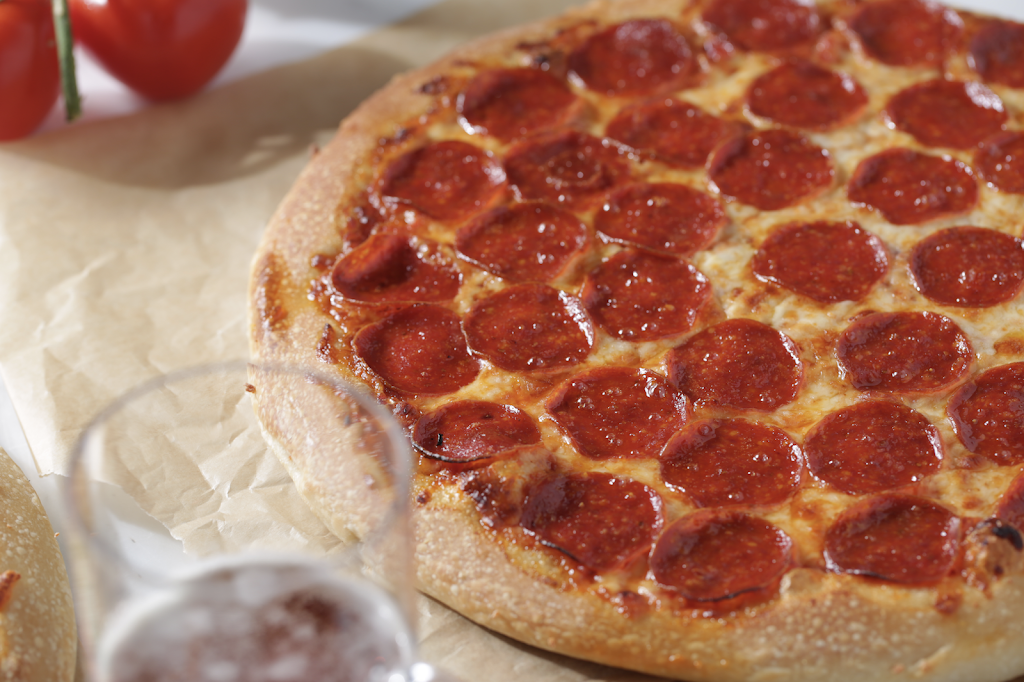 Romeos Pizza | restaurant | 428 Avon Belden Rd, Avon Lake, OH 44012, USA | 4409308575 OR +1 440-930-8575