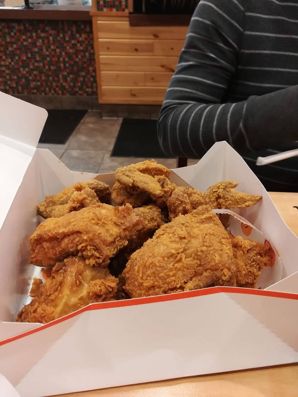Popeyes Louisiana Kitchen | restaurant | 7617 S Racine Ave, Chicago, IL 60620, USA | 7737330077 OR +1 773-733-0077