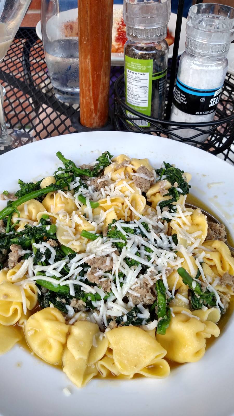 Lemoncello Italian Restaurant & Bar | restaurant | 137 W Commercial St, East Rochester, NY 14445, USA | 5853858565 OR +1 585-385-8565