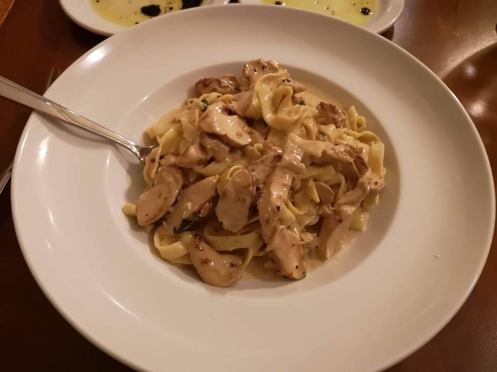 Andiamo Pasta Plus | restaurant | 135 Queen St S, Mississauga, ON L5M 1K9, Canada | 9058264904 OR +1 905-826-4904