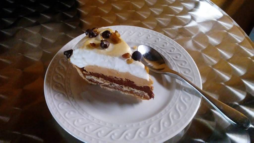 Lewis and Clarkes Restaurant | restaurant | 35 N Maple St, Hohenwald, TN 38462, USA | 9312953700 OR +1 931-295-3700