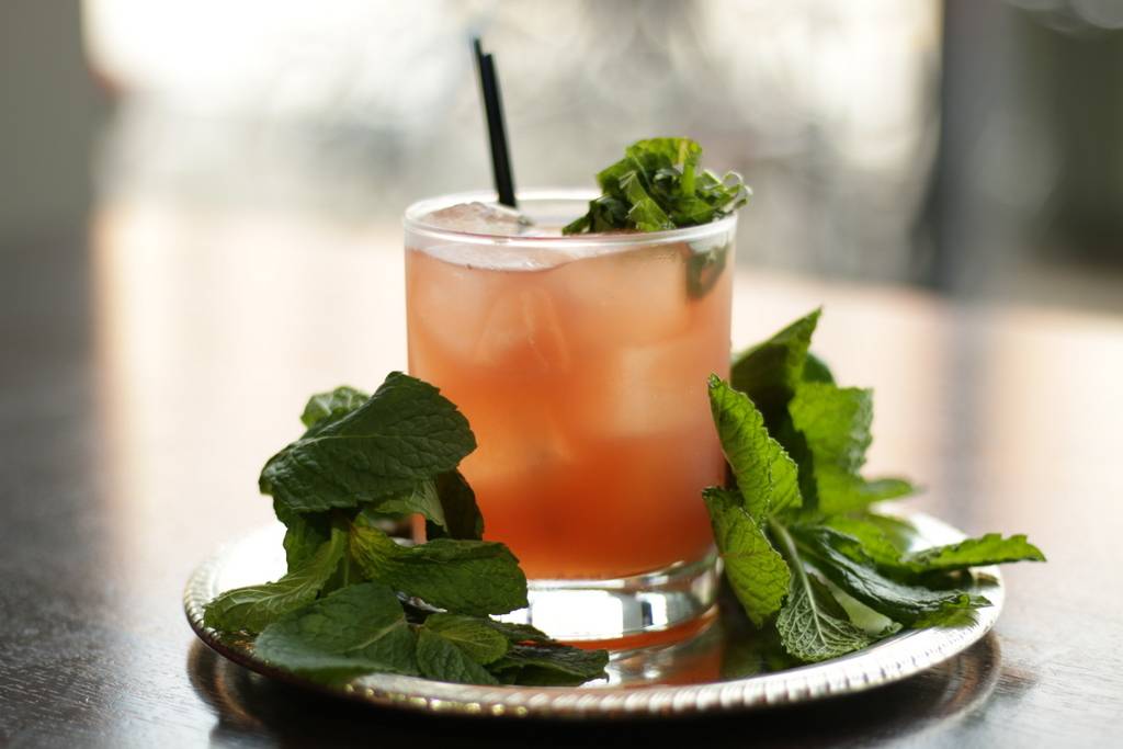 Pullman Bar & Diner | restaurant | 17 S Dubuque St, Iowa City, IA 52240, USA | 3193381808 OR +1 319-338-1808