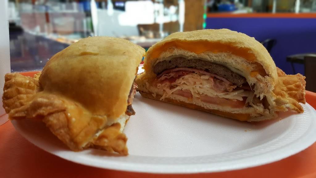 Chimi Mundo | restaurant | 9805 Atlantic Ave, Ozone Park, NY 11416, USA | 7188468636 OR +1 718-846-8636