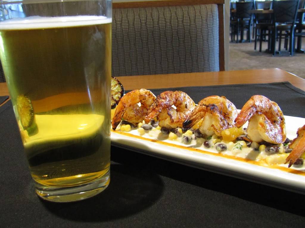 Bradleys Pub & Grille | restaurant | 10586 US-31, Interlochen, MI 49643, USA | 2312756401 OR +1 231-275-6401