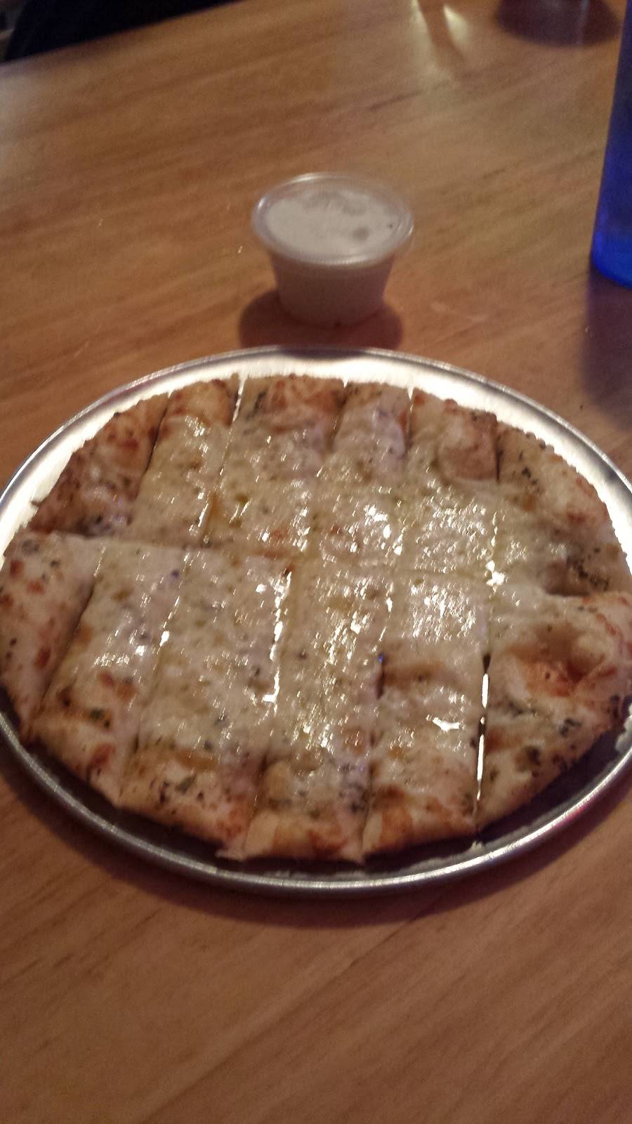 Fratellis Pizzeria | restaurant | 15065 Vista Rd, Helendale, CA 92342, USA | 7608436902 OR +1 760-843-6902