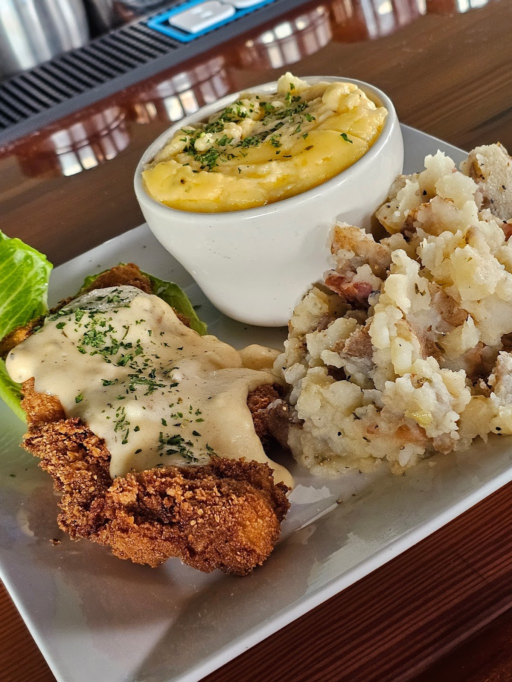 Luddys Tavern | restaurant | 106 SW State St #100, Ankeny, IA 50023, USA | 5157774690 OR +1 515-777-4690