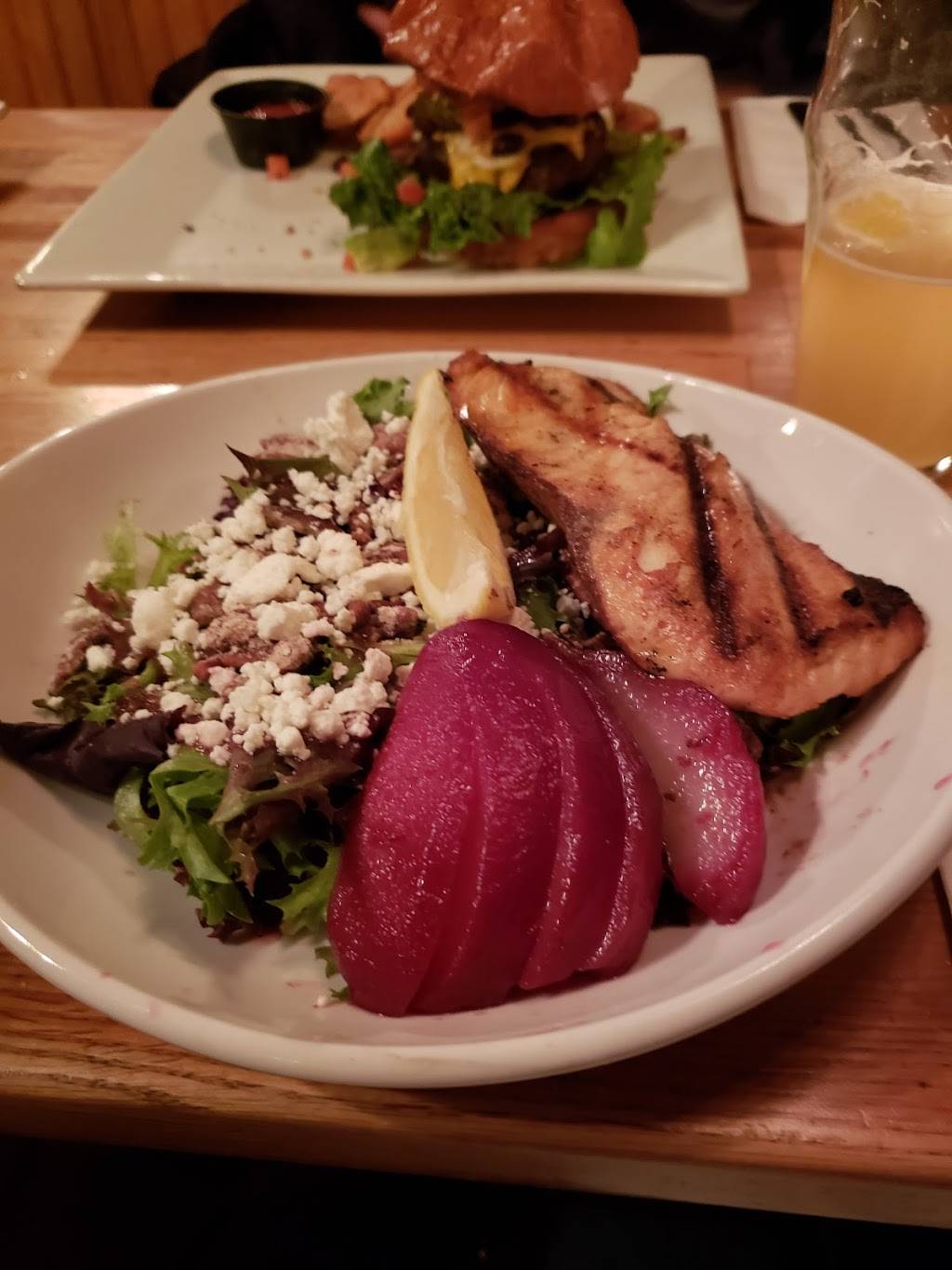 The Main Pub | restaurant | 306 Main St, Manchester, CT 06040, USA | 8606471551 OR +1 860-647-1551