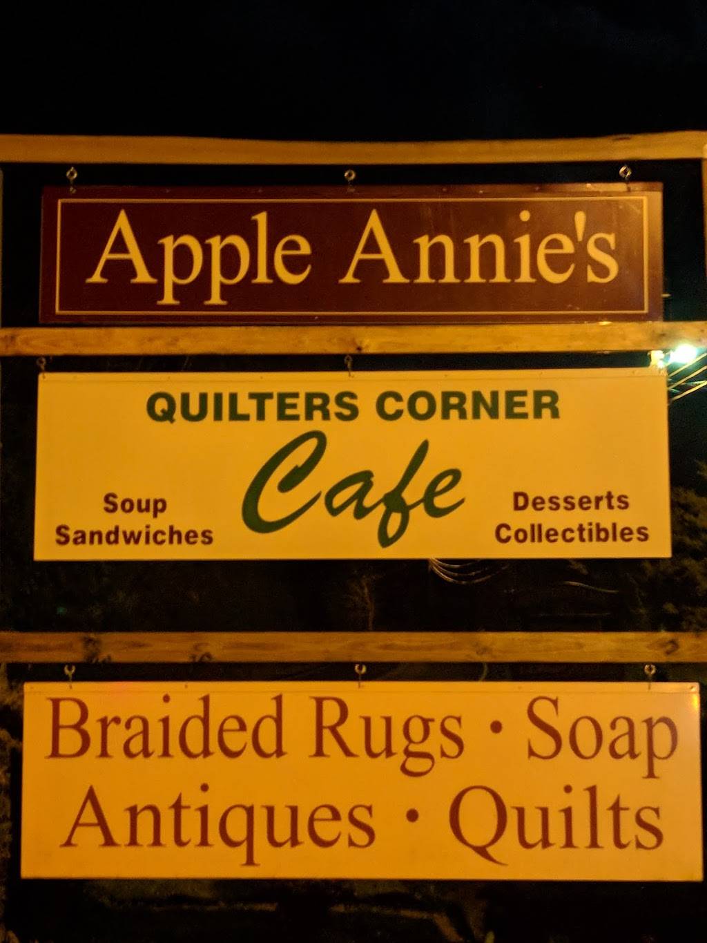 Quilters Corner Cafe | restaurant | 337 Glades Rd, Gatlinburg, TN 37738, USA | 8653251035 OR +1 865-325-1035