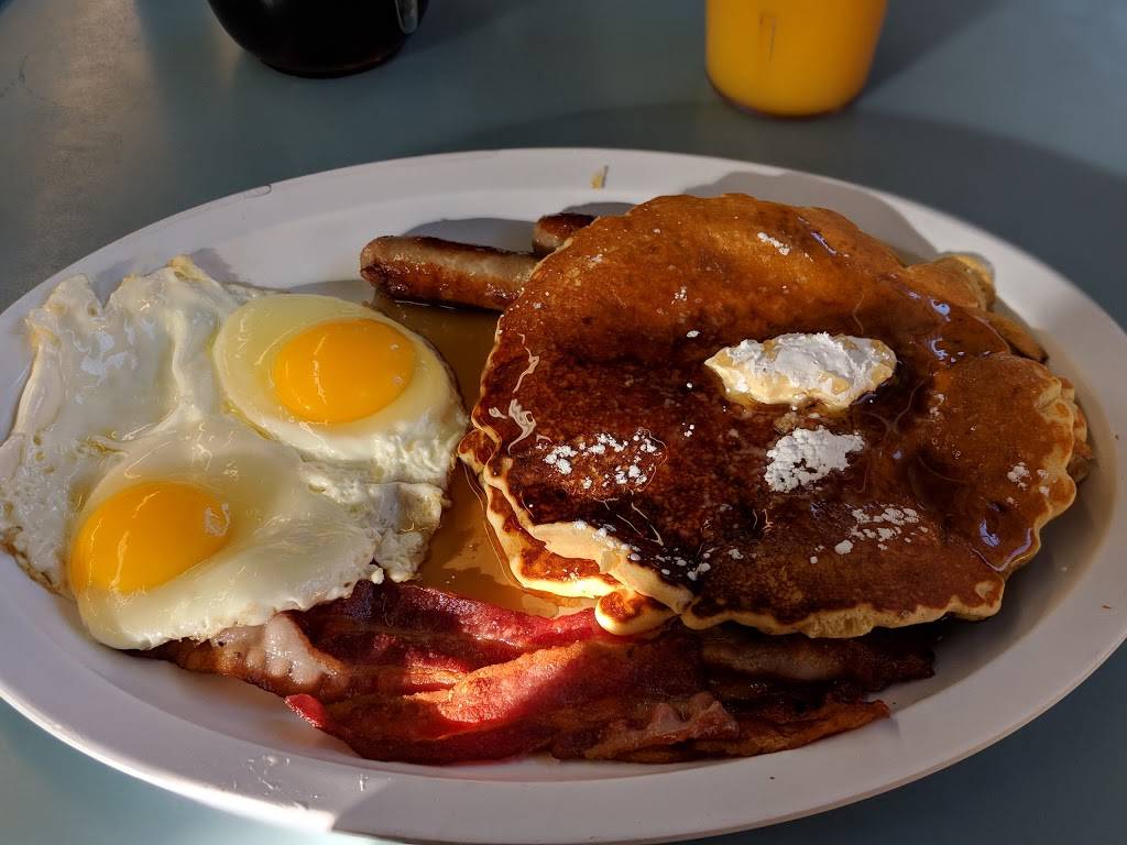 Tommys Grill | restaurant | 456 N Damen Ave, Chicago, IL 60622, USA | 3124213915 OR +1 312-421-3915