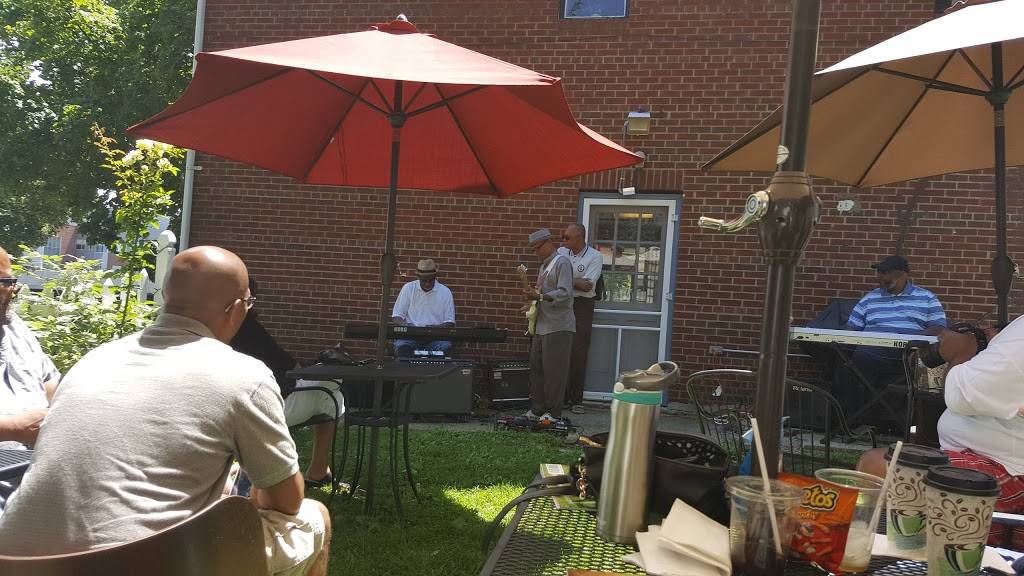 Docs Deli | restaurant | 424 Glessner Ave, Mansfield, OH 44903, USA | 4197757775 OR +1 419-775-7775