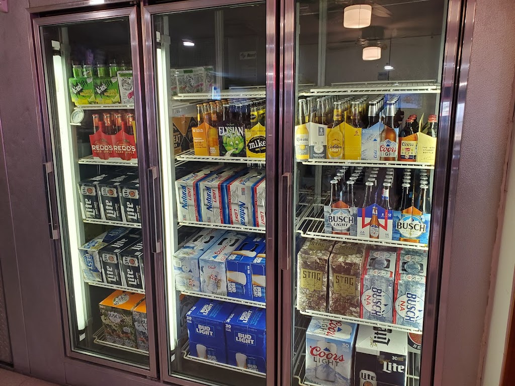 Fox Creek Bourbon Barrel | restaurant | 18506 N. Mississippi Road, Hamburg, IL 62045, USA | 6182321376 OR +1 618-232-1376