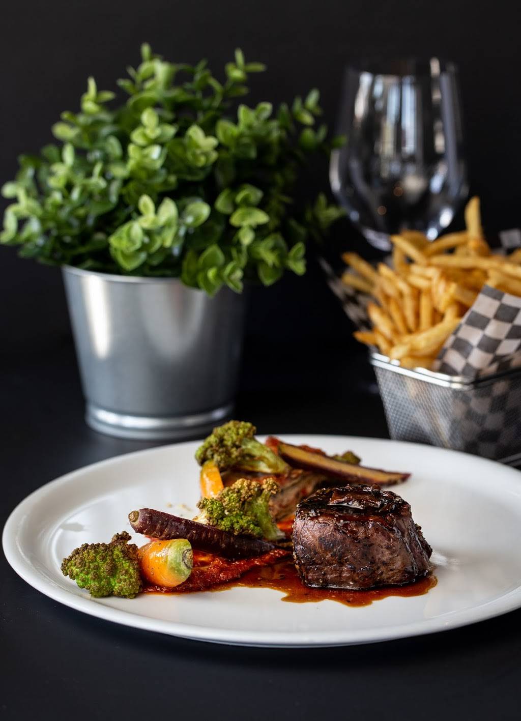 Restaurant Madiva | restaurant | 1253 Boulevard des Seigneurs, Terrebonne, QC J6W 4P7, Canada | 4503261230 OR +1 450-326-1230