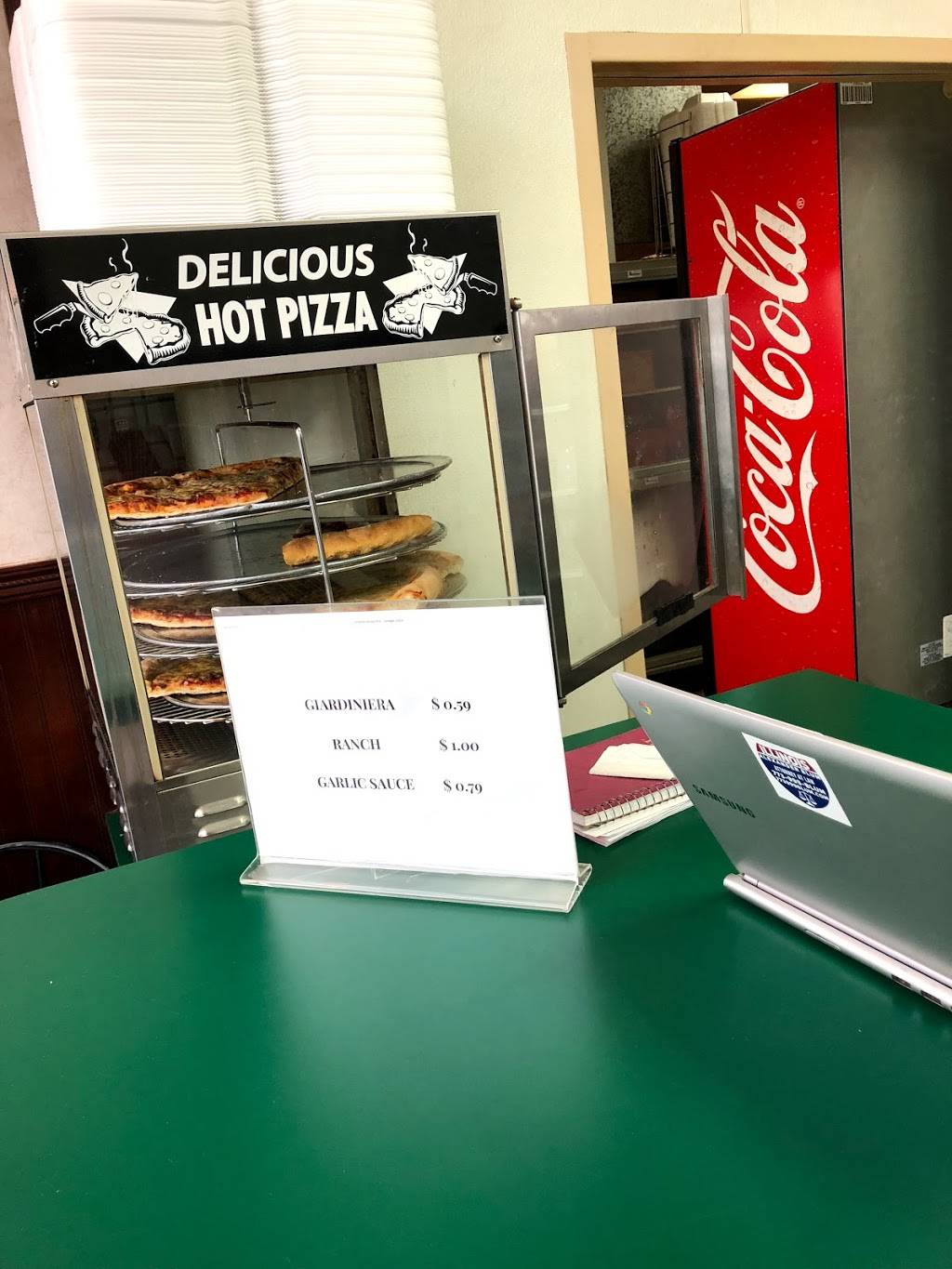 Rosatis Pizza | restaurant | 615 Randall Rd, St. Charles, IL 60174, USA | 6305848244 OR +1 630-584-8244