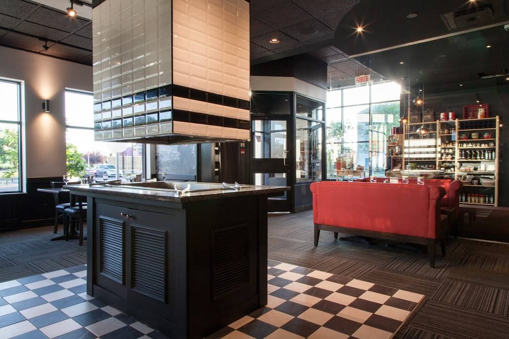 Restaurant Pacini | restaurant | 2001 Rue Léonard-de-Vinci, Sainte-Julie, QC J3E 1Z2, Canada | 4509225995 OR +1 450-922-5995