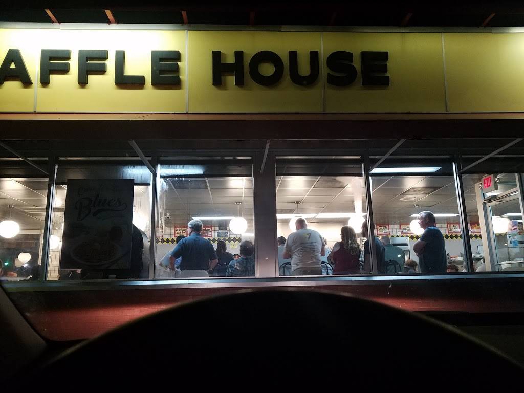 Waffle House | meal takeaway | 2923 Fort Campbell Blvd, Hopkinsville, KY 42240, USA | 2708854539 OR +1 270-885-4539
