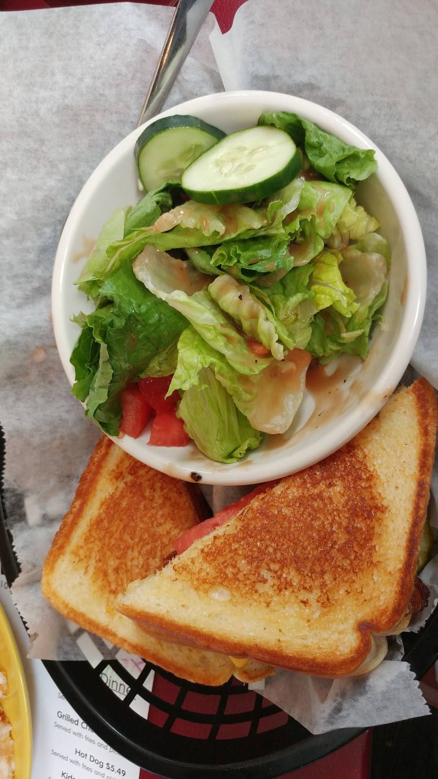 Third Street Retreat Eatery & Pub | cafe | 250 Rainbow Blvd, Niagara Falls, NY 14303, USA | 7163710760 OR +1 716-371-0760