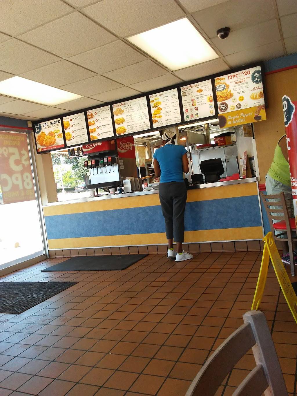 Churchs Chicken | restaurant | 1025 W Camp Wisdom Rd, Dallas, TX 75232, USA | 2143759097 OR +1 214-375-9097